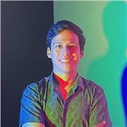 Enseignant particulier donne des cours d’espagnol aux collégiens, lycéens ou universitaires